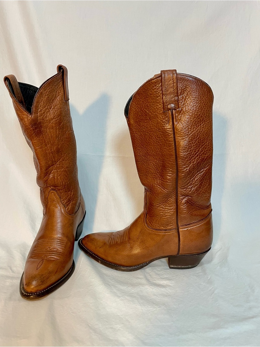80s Vintage Tony Lama Western Boots Shrunken Bison Leather, Women’s 6B
Cowgirl
